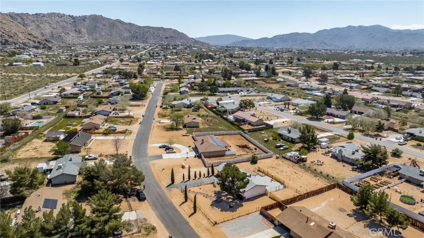 16737 Pauhaska Road, Apple Valley, California 92307