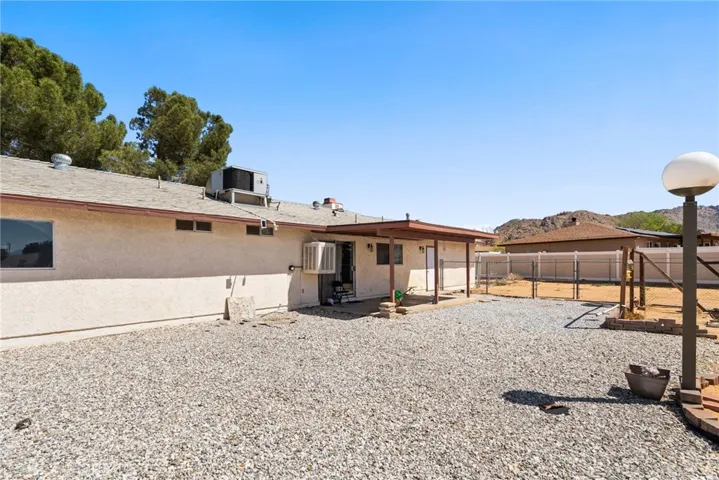 16737 Pauhaska Road, Apple Valley, California 92307