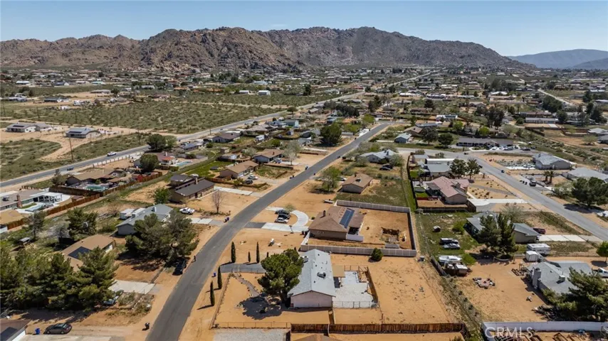 16737 Pauhaska Road, Apple Valley, California 92307