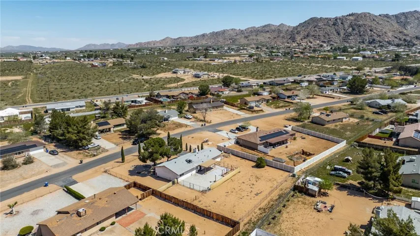 16737 Pauhaska Road, Apple Valley, California 92307