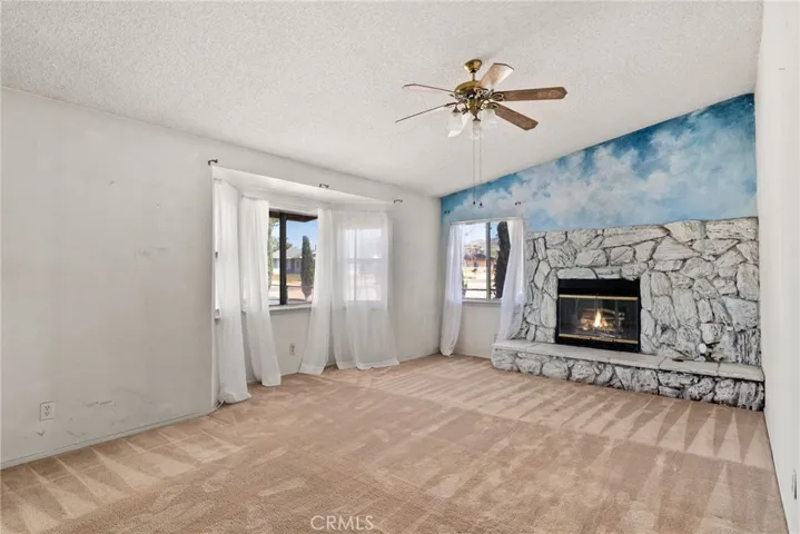 16737 Pauhaska Road, Apple Valley, California 92307