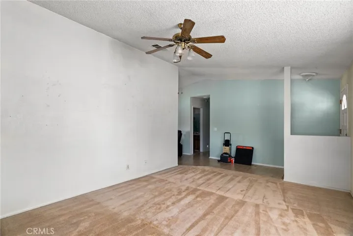 16737 Pauhaska Road, Apple Valley, California 92307