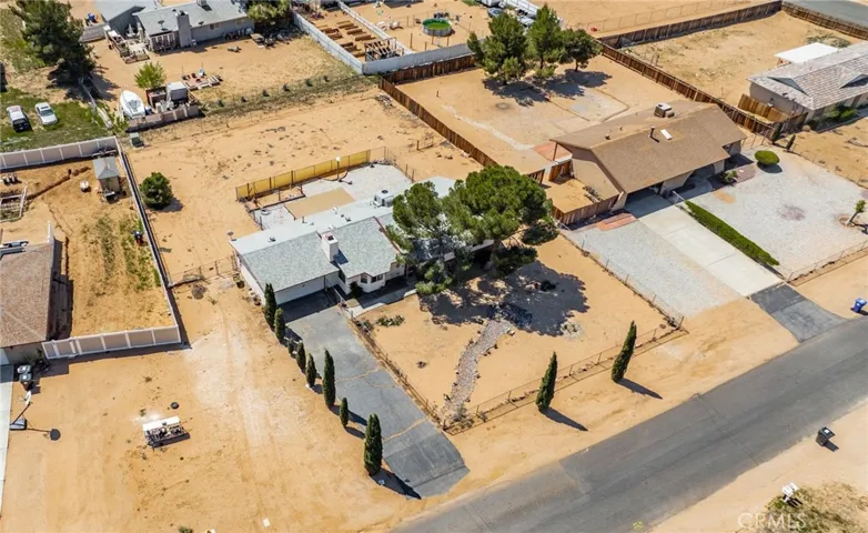 16737 Pauhaska Road, Apple Valley, California 92307