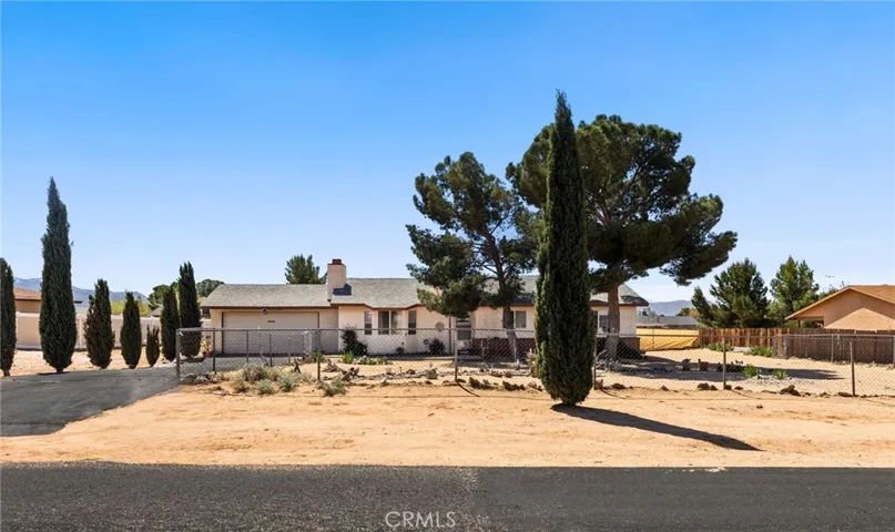 16737 Pauhaska Road, Apple Valley, California 92307