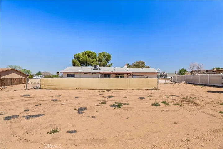 16737 Pauhaska Road, Apple Valley, California 92307