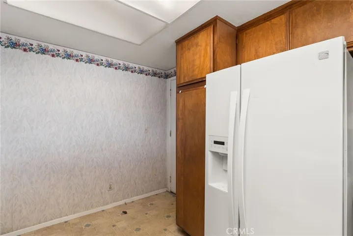 16737 Pauhaska Road, Apple Valley, California 92307