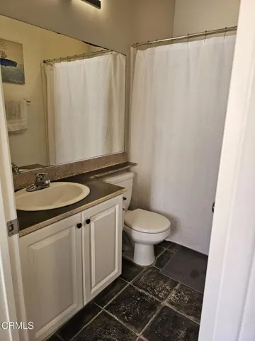 UPSTAIRS 2ND FULL BATHROOM