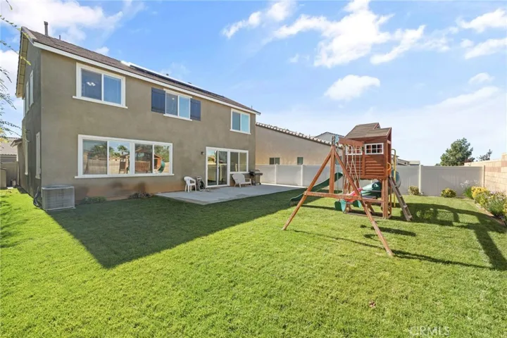 Back yard is perfect for entertaining.