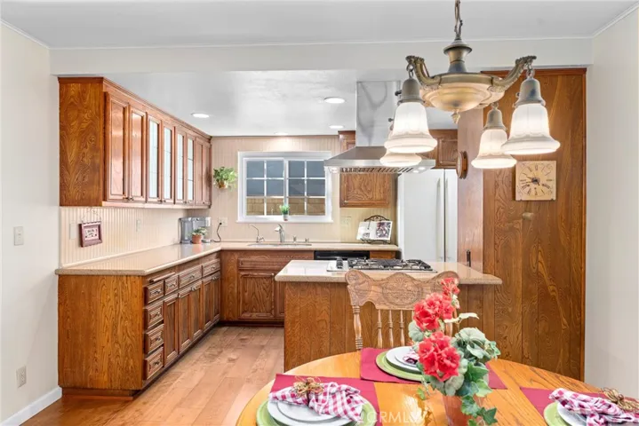 Country Kitchen.