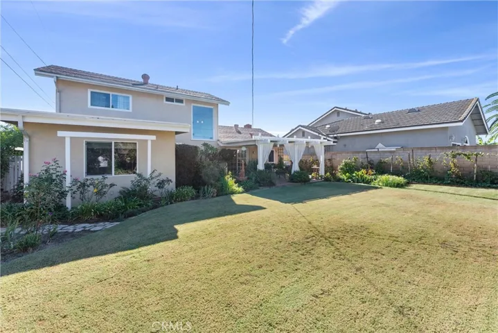 Huge yard!