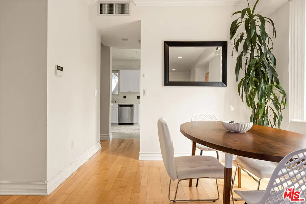11428 National Boulevard 101, Los Angeles, California 90064 home-pic-6