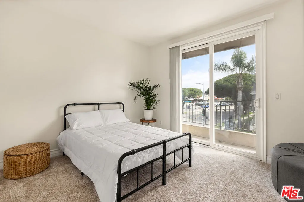 11428 National Boulevard 101, Los Angeles, California 90064 home-pic-14