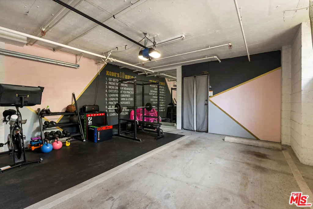 11428 National Boulevard 101, Los Angeles, California 90064 home-pic-22