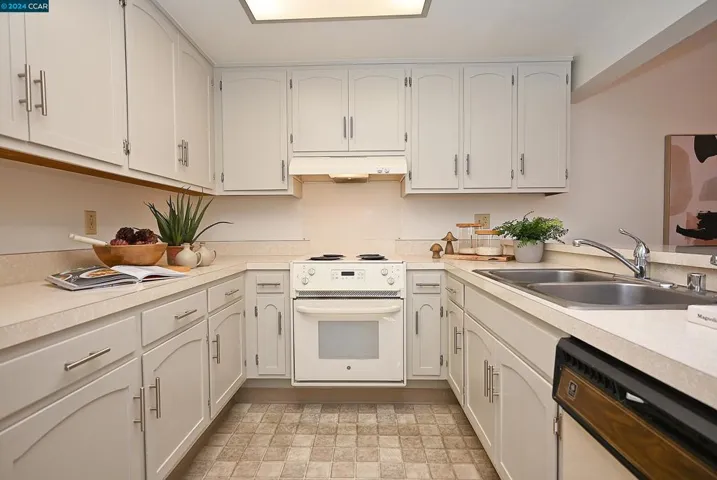 1516 Golden Rain Rd 3, Walnut Creek, California 94595