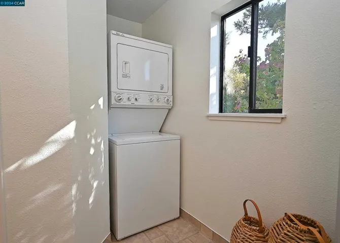 1516 Golden Rain Rd 3, Walnut Creek, California 94595