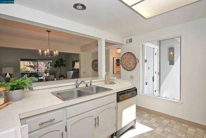 1516 Golden Rain Rd 3, Walnut Creek, California 94595