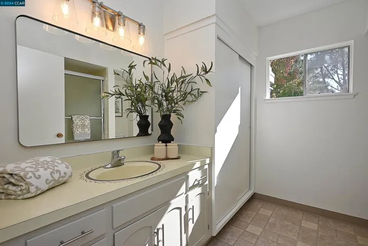 1516 Golden Rain Rd 3, Walnut Creek, California 94595