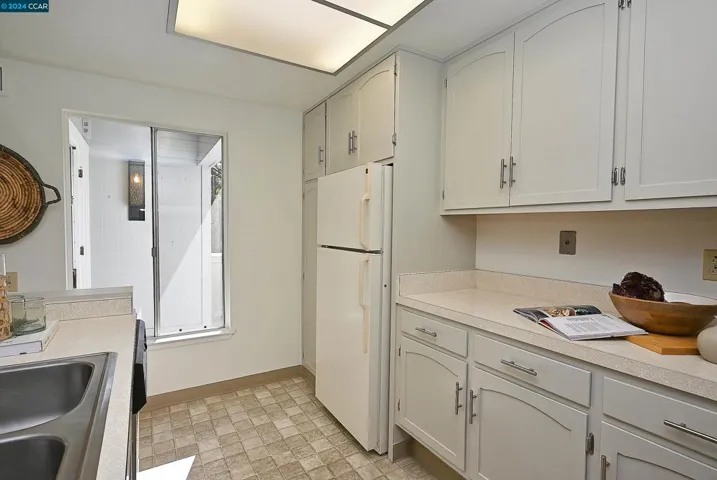 1516 Golden Rain Rd 3, Walnut Creek, California 94595