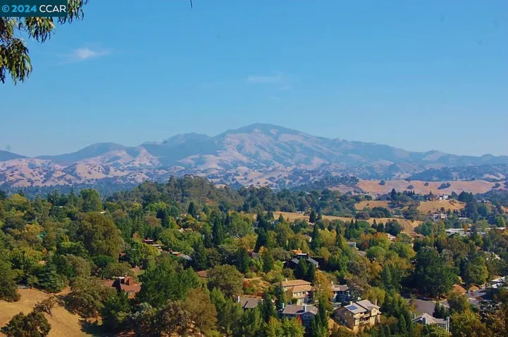 1516 Golden Rain Rd 3, Walnut Creek, California 94595