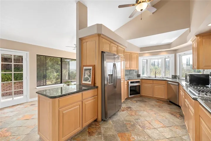 2030 Citrus Wood Ln, Riverside, California 92503