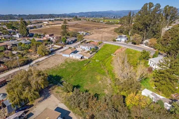 25 Landen Lane, Watsonville, California 95076