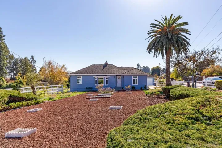 25 Landen Lane, Watsonville, California 95076