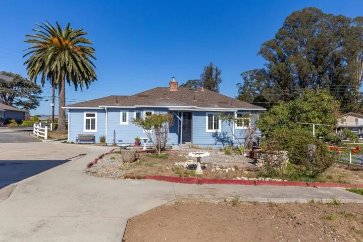 25 Landen Lane, Watsonville, California 95076