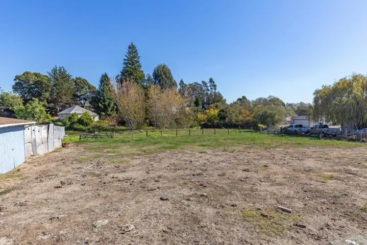 25 Landen Lane, Watsonville, California 95076
