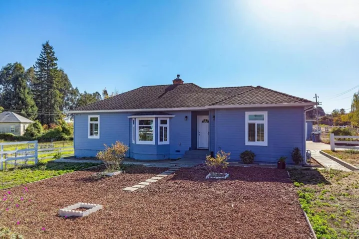 25 Landen Lane, Watsonville, California 95076