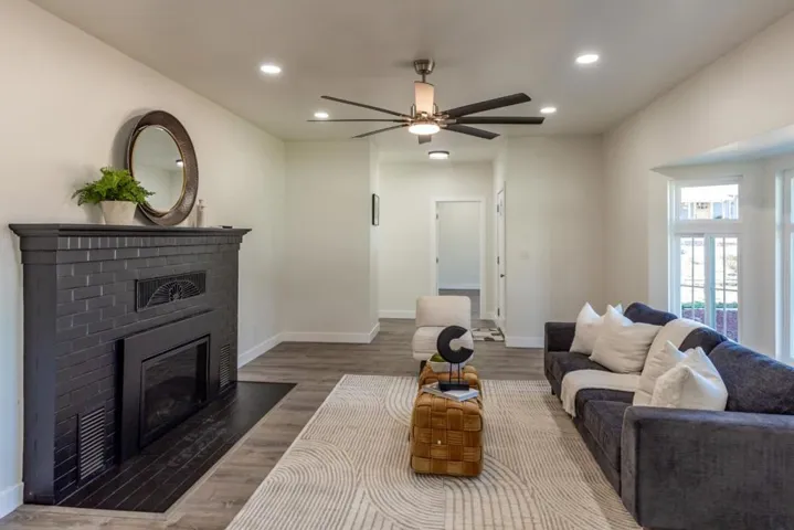 25 Landen Lane, Watsonville, California 95076
