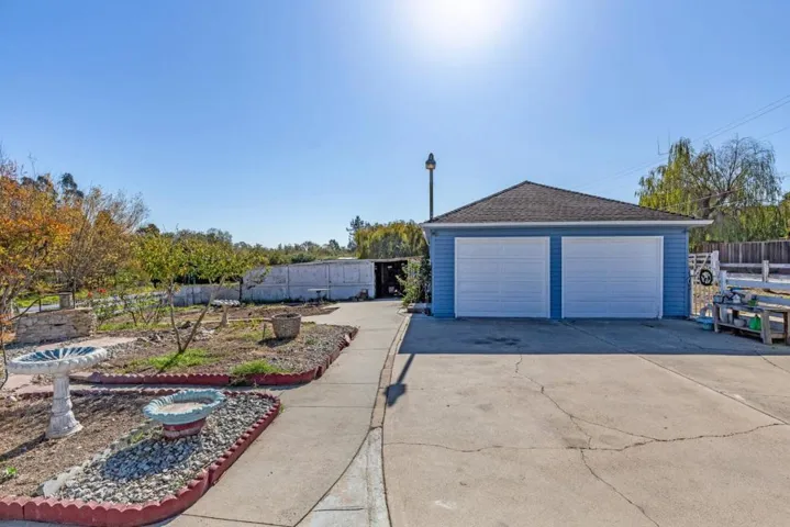 25 Landen Lane, Watsonville, California 95076