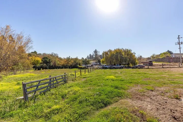 25 Landen Lane, Watsonville, California 95076