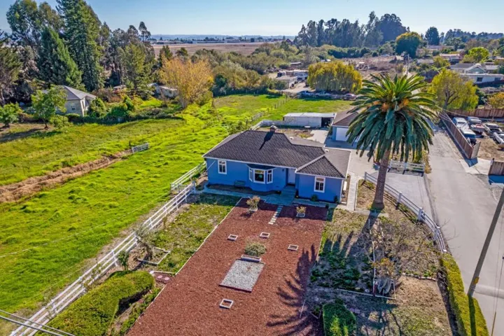 25 Landen Lane, Watsonville, California 95076