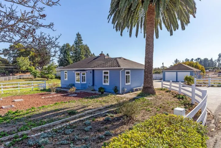 25 Landen Lane, Watsonville, California 95076