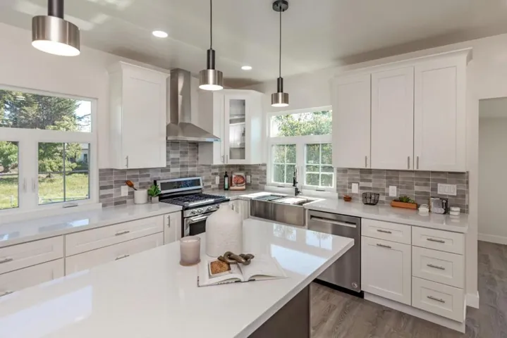 25 Landen Lane, Watsonville, California 95076