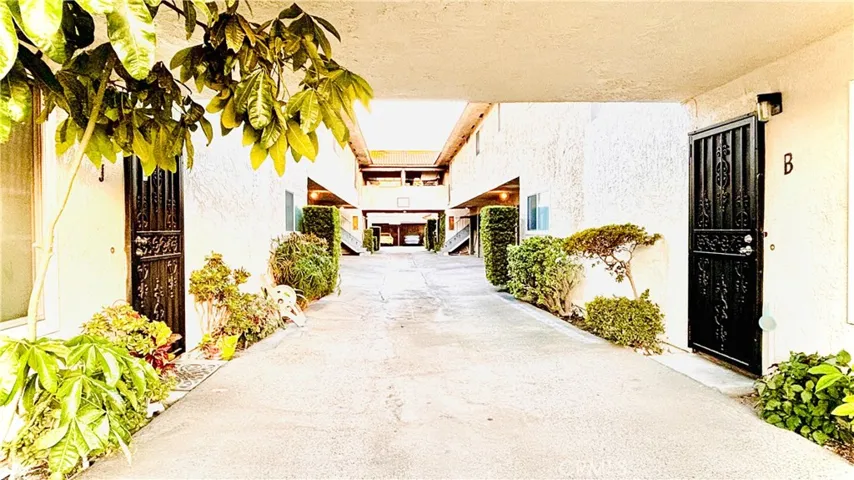 7024 Rosemead Boulevard, San Gabriel, California 91775