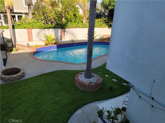 21171 Lochlea Lane, Huntington Beach, California 92646