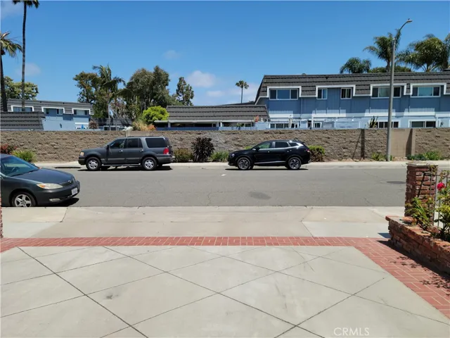 21171 Lochlea Lane, Huntington Beach, California 92646