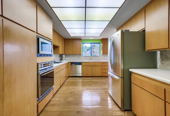16 Martingale Drive, Rancho Palos Verdes, California 90275