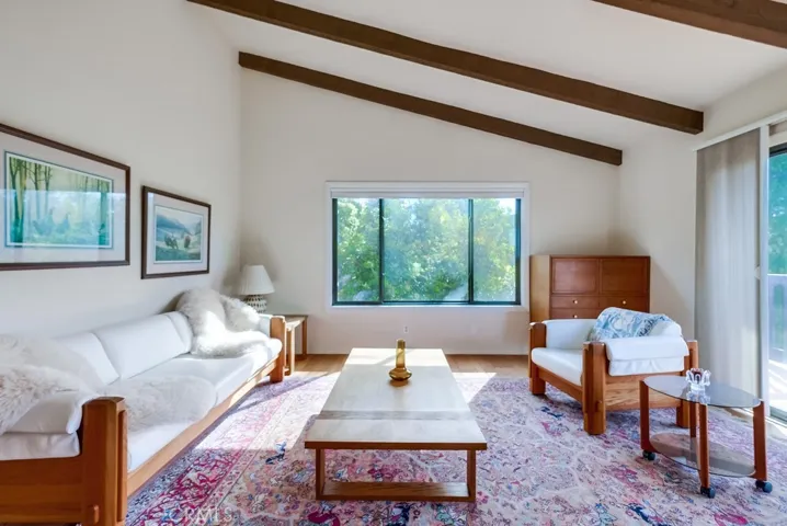 16 Martingale Drive, Rancho Palos Verdes, California 90275