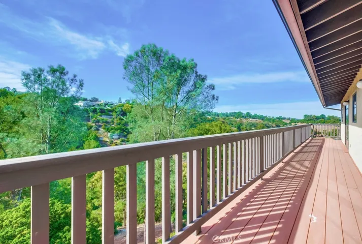 16 Martingale Drive, Rancho Palos Verdes, California 90275