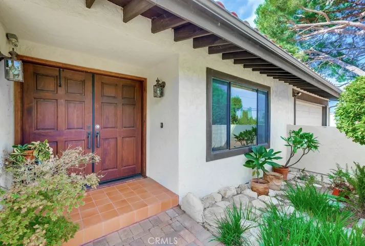 16 Martingale Drive, Rancho Palos Verdes, California 90275
