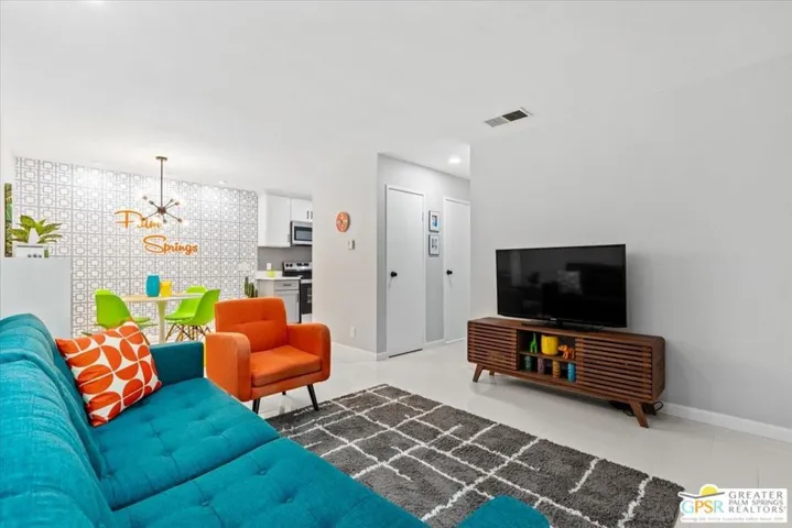 575 N Villa Court 114, Palm Springs, California 92262