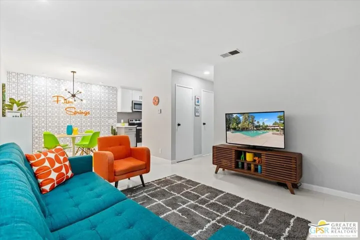 575 N Villa Court 114, Palm Springs, California 92262