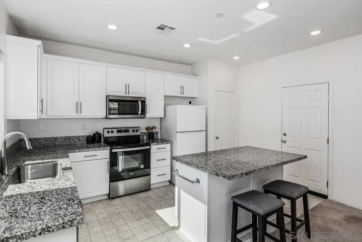10637 Rhodes Ln, Spring Valley, California 91978