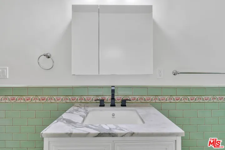 7544 Lexington Avenue, West Hollywood, California 90046