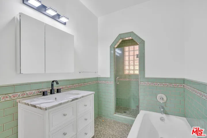 7544 Lexington Avenue, West Hollywood, California 90046
