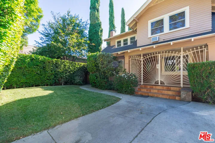 7544 Lexington Avenue, West Hollywood, California 90046