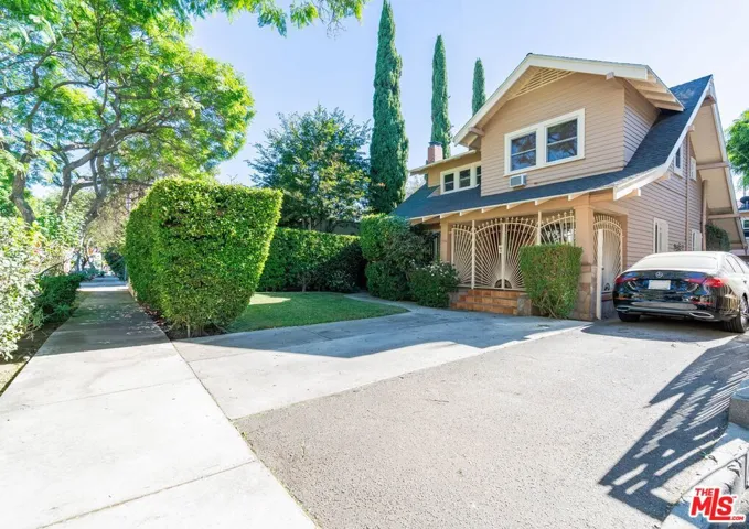 7544 Lexington Avenue, West Hollywood, California 90046