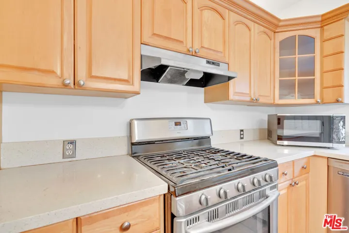 7544 Lexington Avenue, West Hollywood, California 90046